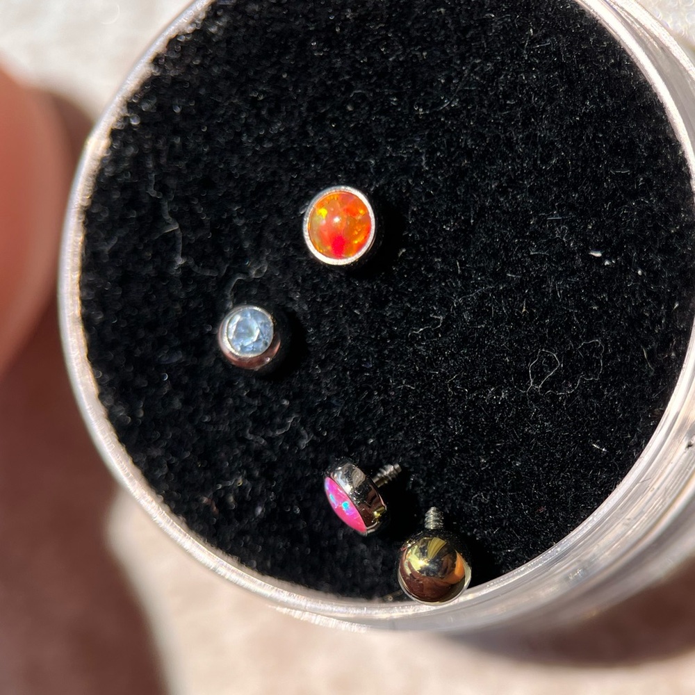 Anatometal TI Threaded Ends 18/16 gauge - Picture 11 of 17